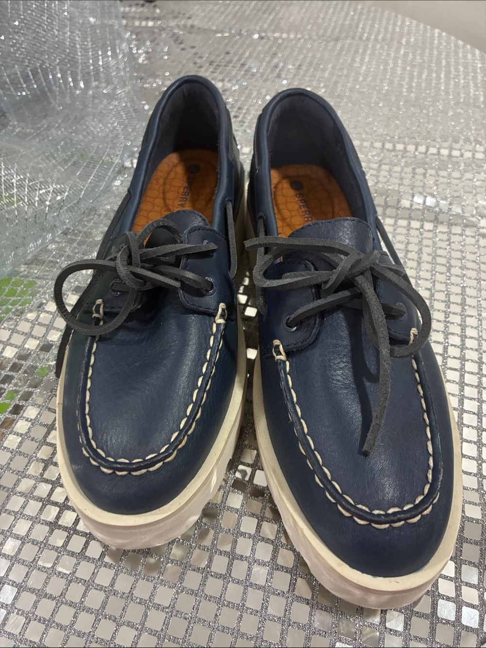 💕💕Sperry 💕💕Navy Leather Boat Shoes with White Sole